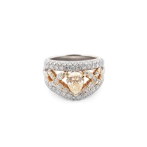 Products: Yellow & White Diamond Ring in 18K Gold - Solitaire De Parnell