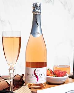 Sparkling Range: Fusion Sparkling Rosé NV