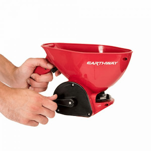 Solo: Earthway 1.8KG HAND SPREADER