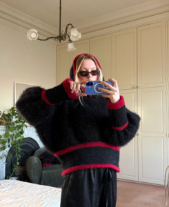 Products: a hooded knit - black/red (made to order)