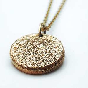 Sandcast Circle Necklace Gold