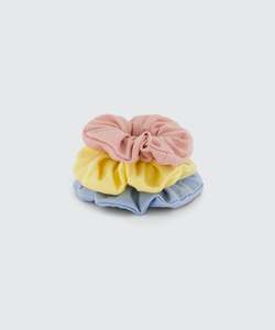 Accessories: Scrunchie - Butter Lemon