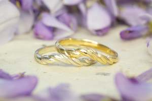 ring: Twist Fitted Band