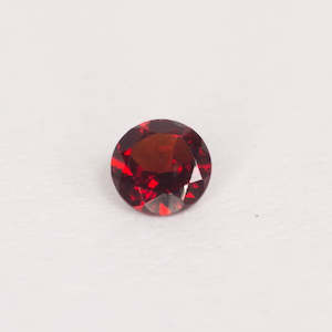 Gemstones: 4mm 0.3 carat Round-Cut Garnet