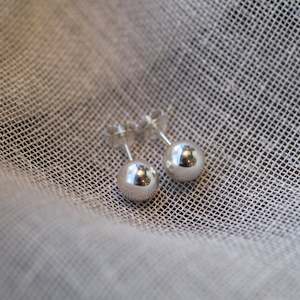 Essentials Hoop Earrings: Ball stud Earrings - 7mm - Sterling Silver