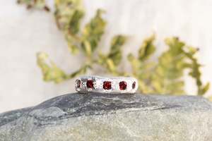 Silver Rings: Rubens Ring - Sterling Silver with Garnets