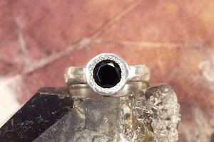 Eluo Ring - Sterling Silver with Black Spinel