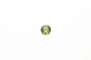 Gemstones: 5mm Sapphire: 0.58ct Round - Green