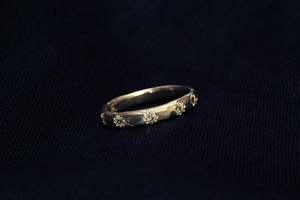 September: Narrow Terra Band with Grey-Green Sapphires - Sterling Silver