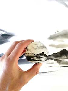 Gifts: Mini Silent I kanuka round - original