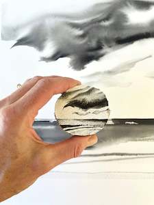 Gifts: Mini Presence I kanuka round - original