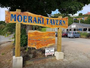Otago: Moeraki Tavern - Moeraki