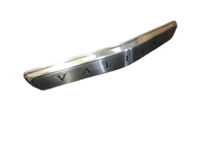 Badges & Decals: "Valiant" Bonnet Badge (AP6)