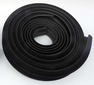 Rubbers Kits Seals: Rear Window Bailey Channel Rubber, Mitred (VF/VG VIP)