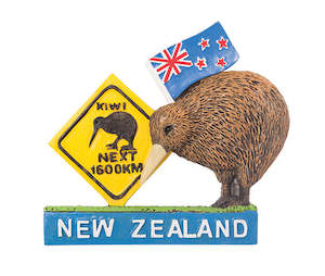 Bargains: Magnet - Kiwi With Road Sign