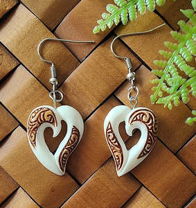 Bone Carving Heart Earrings 25mm #034