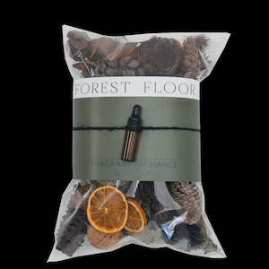Candle: Foraged Pot Pourri -  Xmas Limited Edition