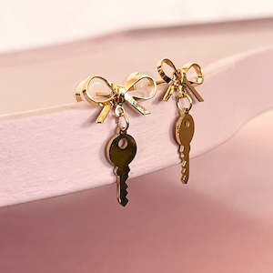 Penny Foggo: Gold Bow & Key Studs