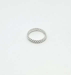 Rings: S/S Twist Band