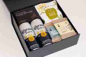 Products: It’s The Simple Things Gift Basket with Beer