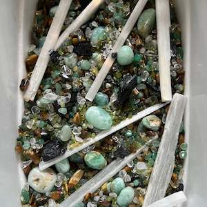 Mystery Boxes: Crystal Confetti - Money Mix