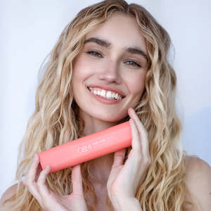 Frontpage: O&M Curl Curl Spray