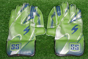 Products: SS Catcher Wicket Keeping Gloves Men - Sportivate