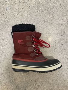 Footwear: Burgundy/Black Sorel Winter Carnival, EU 37 / US 6