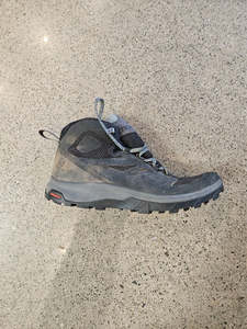Outdoor And Adventure: Black Salomon Gore-Tex Hiking Boots, UK 7
