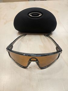 Outdoor And Adventure: Green Oakley Latch Panel Sunglasses, Large