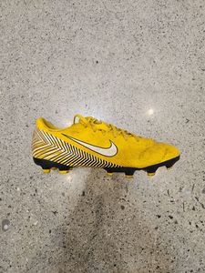 Team And Court Sports: Yellow Nike Mercurial Vapor, EU 37.5