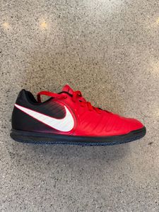 Team And Court Sports: Red Nike Tiempo X, UK 4