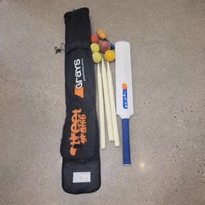 White Grays Cricket Set