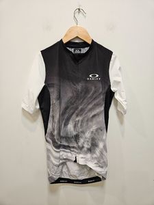 Cycling: Black Oakley Hydrolix Cycling Jersey, S
