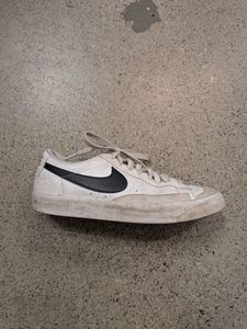 Footwear: White Nike Blazer Low ’77 Vintage, EU 40