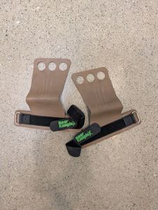 Other Sports: Tan Bear KompleX 3-Hole Leather Hand Grips, L