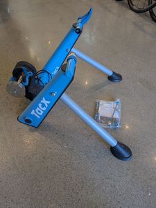 Other Sports: Blue Tacx Blue Matic T2650