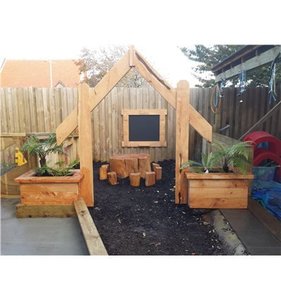 Whare Entry 1.2m with planters
