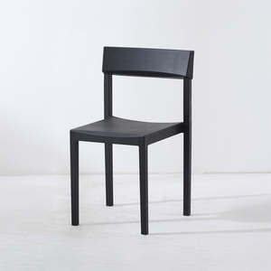 Rassie chair in black