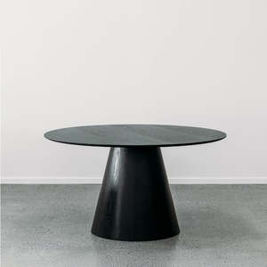 Alice Dining: Alice round dining table in black