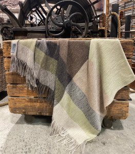 NZ  Classic WXG1-15 Throw/Wrap