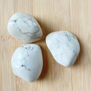 Palm Stone: Howlite Palm Stone