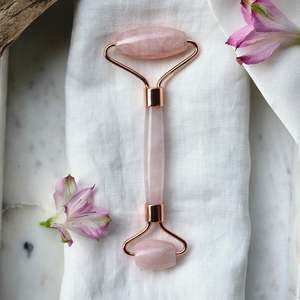 Bath And Body: Facial Roller | Rose Quartz