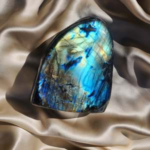 Labradorite | Standing Crystal Freeform