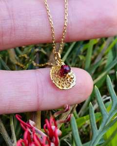 Leaf Necklace | Garnet