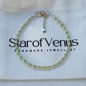 Natural Gemstone Bracelets: Peridot | Clasp Bracelet