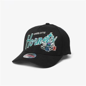 Mitchell Ness: Mitchell & Ness NBA Classic Script Red Snap Back Hornets Black