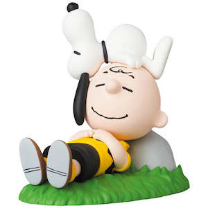Medicom UDF Peanuts 13 Napping Charlie Brown and Snoopy