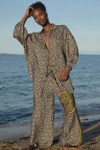 Anything But Ordinary Shirt / Leopard Palm