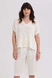 Ld Co: Textured V Top / White